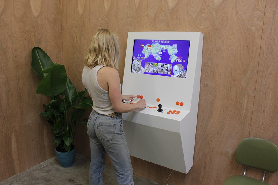 polycade_arcade_machine_2.jpg