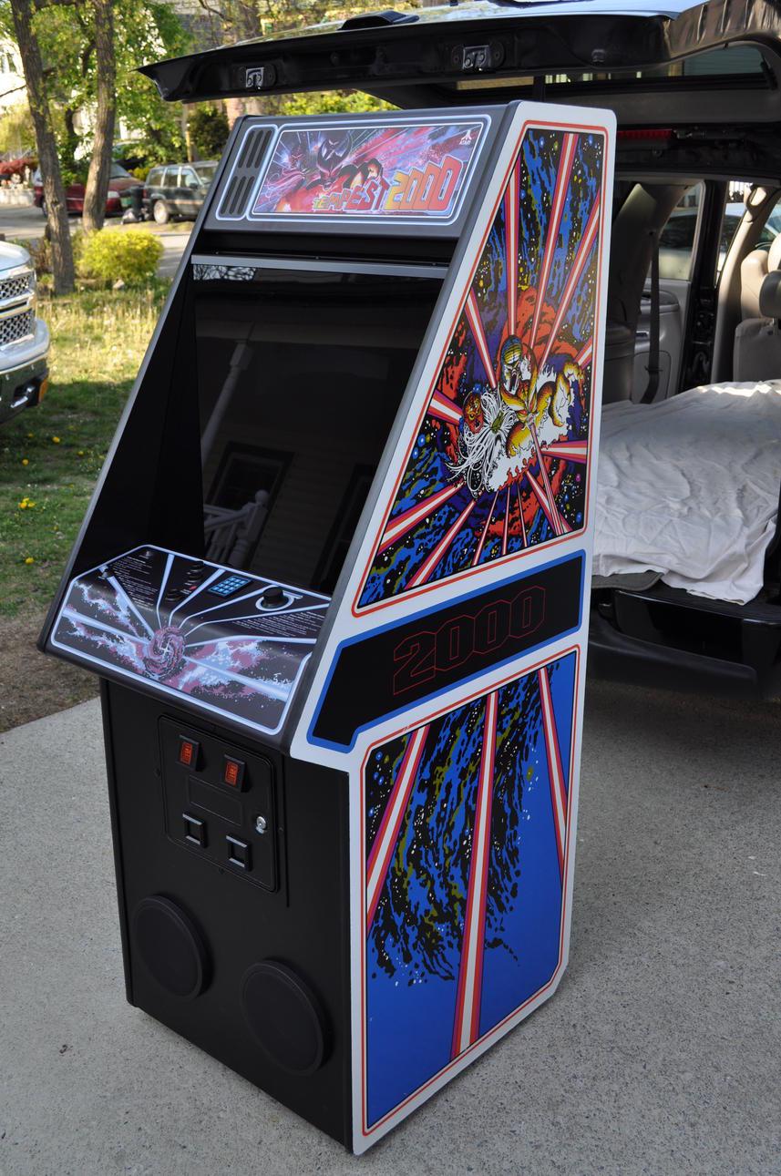 tempest2000arcade.jpg.5602faf307b123bb3d2ca1898e0ba2d5.jpg